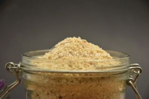 Dom&aacute;c&iacute; raw parmez&aacute;n
